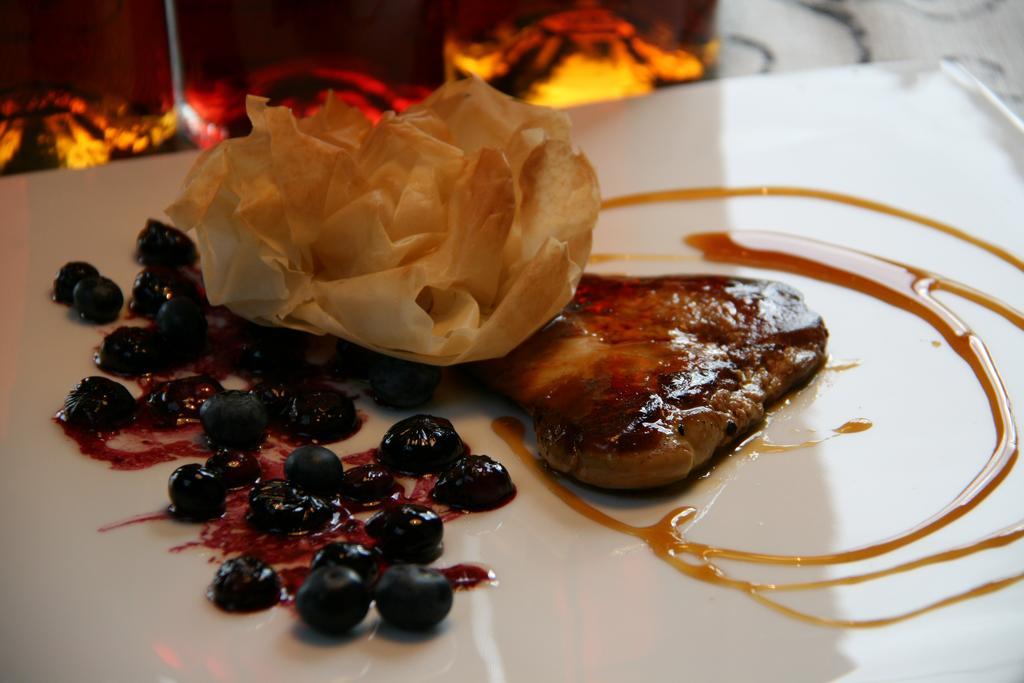 Logis Au Canard Gourmand Samatan Ngoại thất bức ảnh